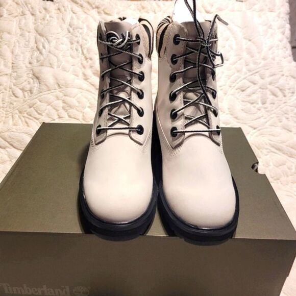 Timberland Booties Kinsley Waterproof White Nubuck Leather Zebra Lug Sole 7 New - Picture 4 of 13